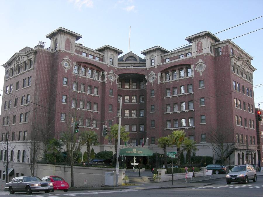 Hotel Sorrento exterior