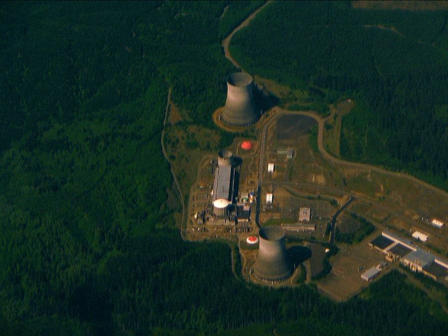 Cooling towers at Satsop
